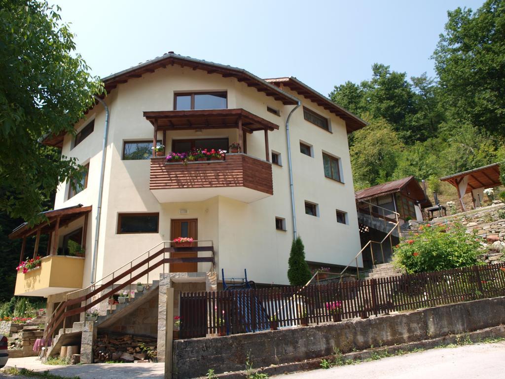 Sun House Triavna Exterior foto